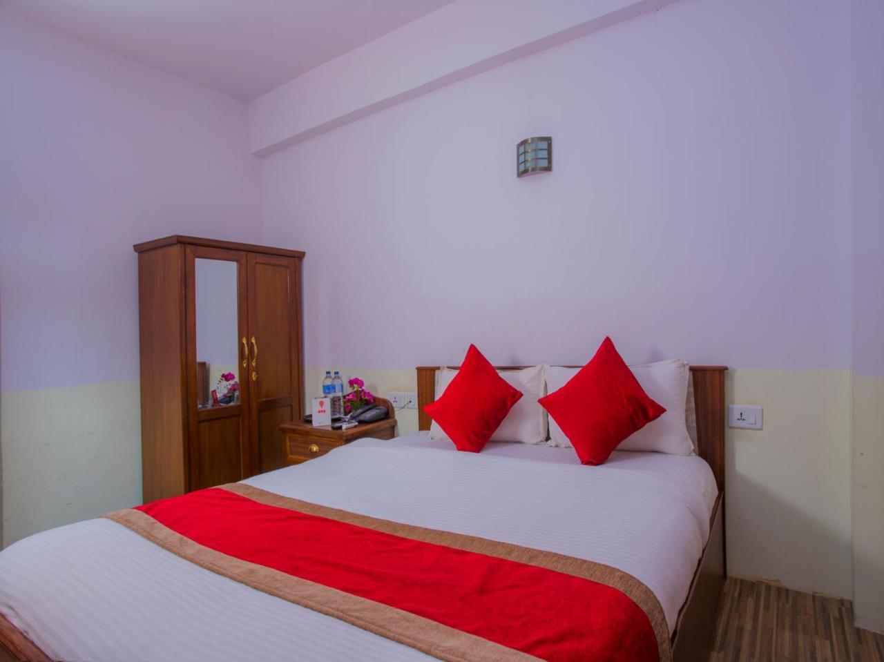 Oyo 255 White Zambala Hotel Kathmandu Exteriör bild